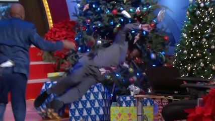 Shaquille O'Neal Pushed Into A Christmas Tree