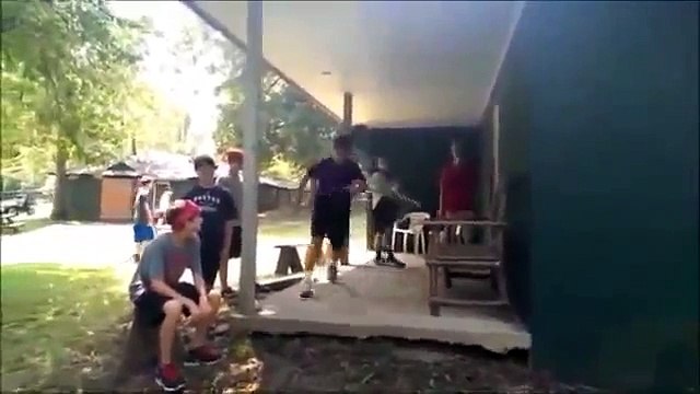 Vines y FAILS variados, animales,gatos, caidas, golpes, risas, todo 6 segundos.