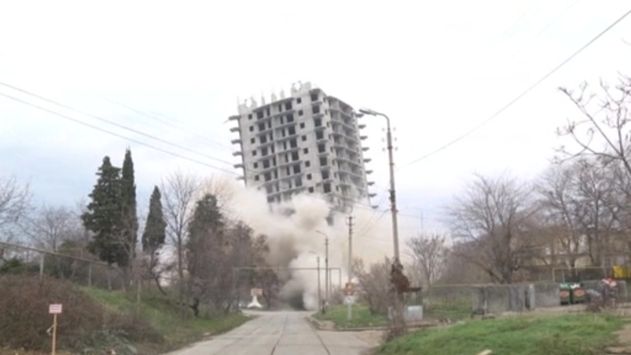 Demolition fail in Crimea