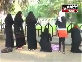 Pabandi ke bawajood Lovers ki Date. Police walo ki achanak Raid