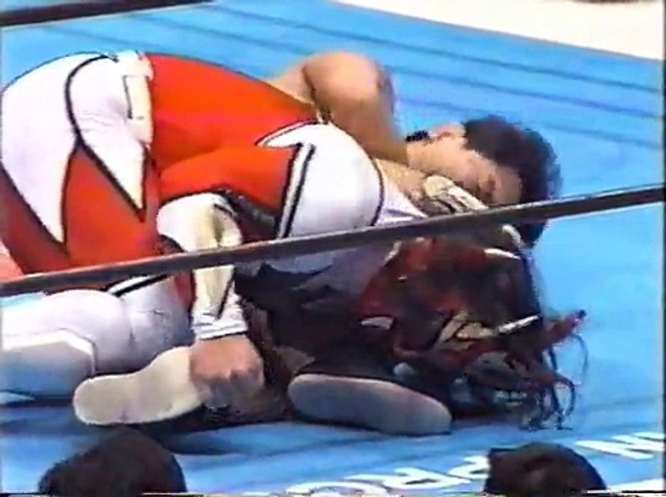 1997 02 09 Shinjiro Otani vs. Jushin Thunder Liger