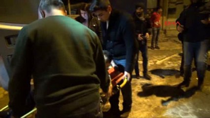 Sivas Tartıştığı Oğlunu Öldürdü, Komşusunu Yaraladı