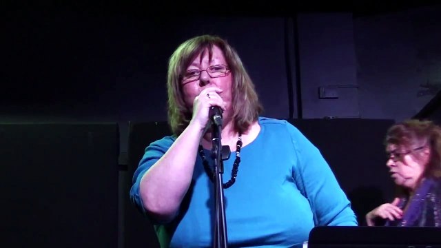 Yvon Jean lisant L'espace de Marc André Lavoie