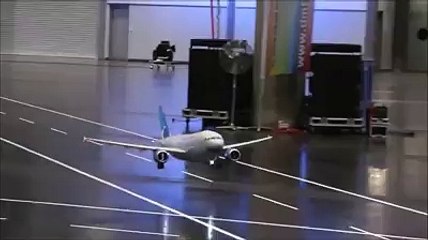 Amazing realistic flying aeroplane toy