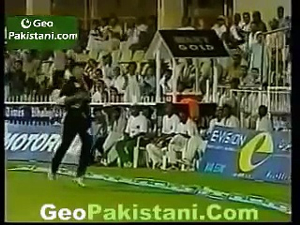 Shahid Afridi 27 runs in 5 balls - Young Afridi