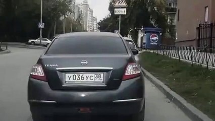 Car Thief Trolls Woman LOL