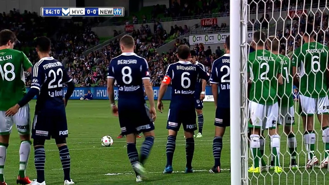 Guilherme's screaming free-kick