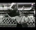 Kisi Ki Muskurahaton Pe ho Nisar - Mukesh and Raj Kapoor
