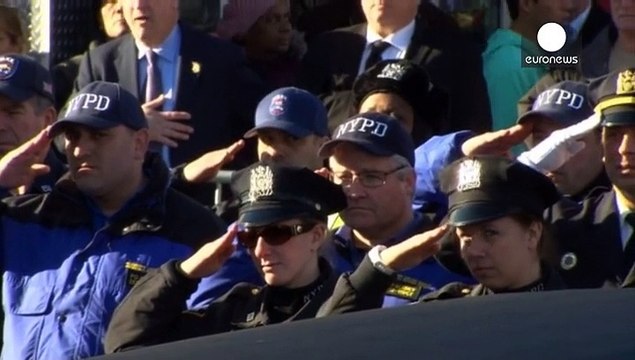 Intense émotion à New York pour les obsèques d'un des policiers assassinés