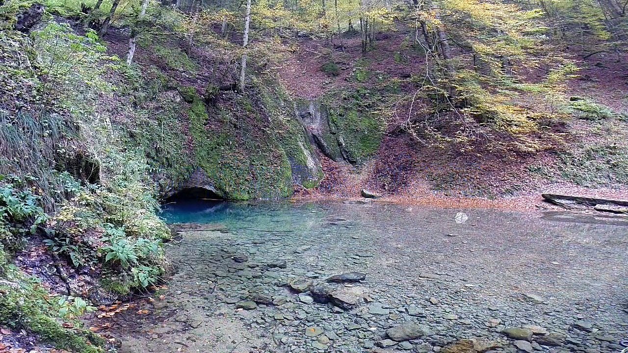 Le voyage du bleu : la Source bleue