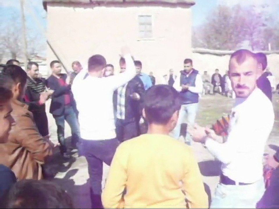 ÖZGÜR KAHRAMANIN DÜGÜNÜN DEN