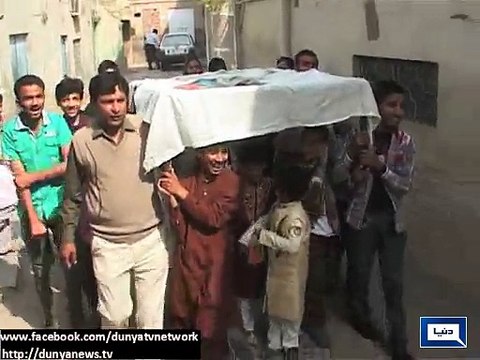 Dunya News - Multan: People protest against humiliating performance of Pakistan against West Indies