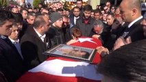 İzmir - Ege Üniversitesi'ndeki Olaylarda Hayatını Kaybeden Öğrenci İçin Cenaze Töreni Düzenlendi