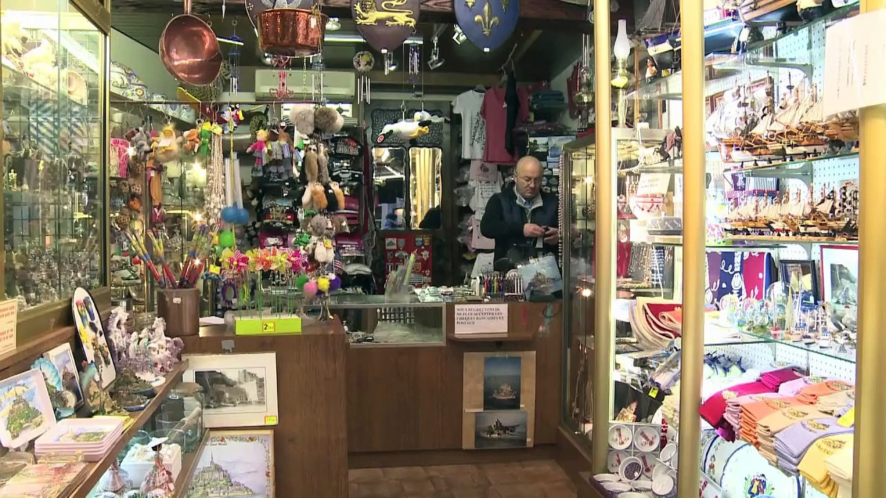 High tide brings onlookers to Mont-Saint-Michel landmark