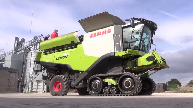 Claas - LEXION 760 TT Harvester