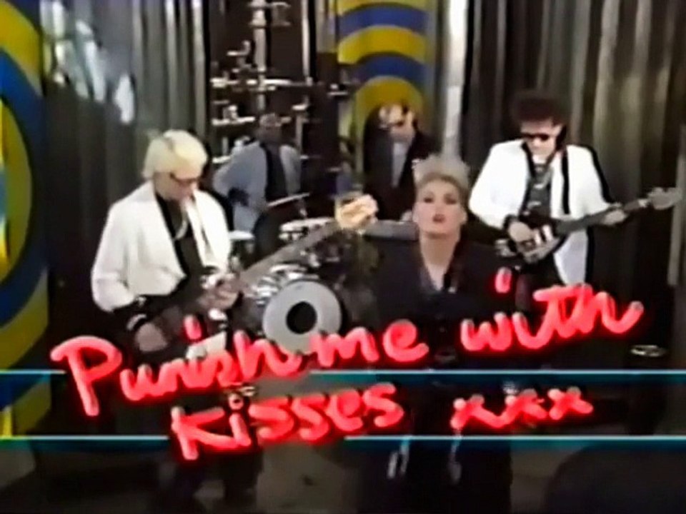 THE GLOVE – "PUNISH ME WITH KISSES" rare ('Riverside' music show, BBC2, 24 Oct 1983)