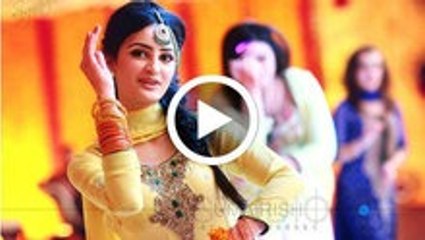 SWEET GIRLS Mehndi Dance " Dhol Bajay " HD