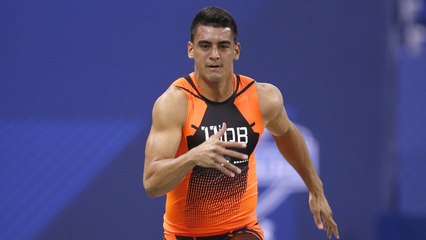 Marcus Mariota runs the 40