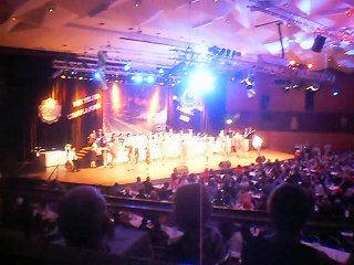 Auftritt der Alstadener Bären bei Karnevalsfeier der Lebenshilffe 2015