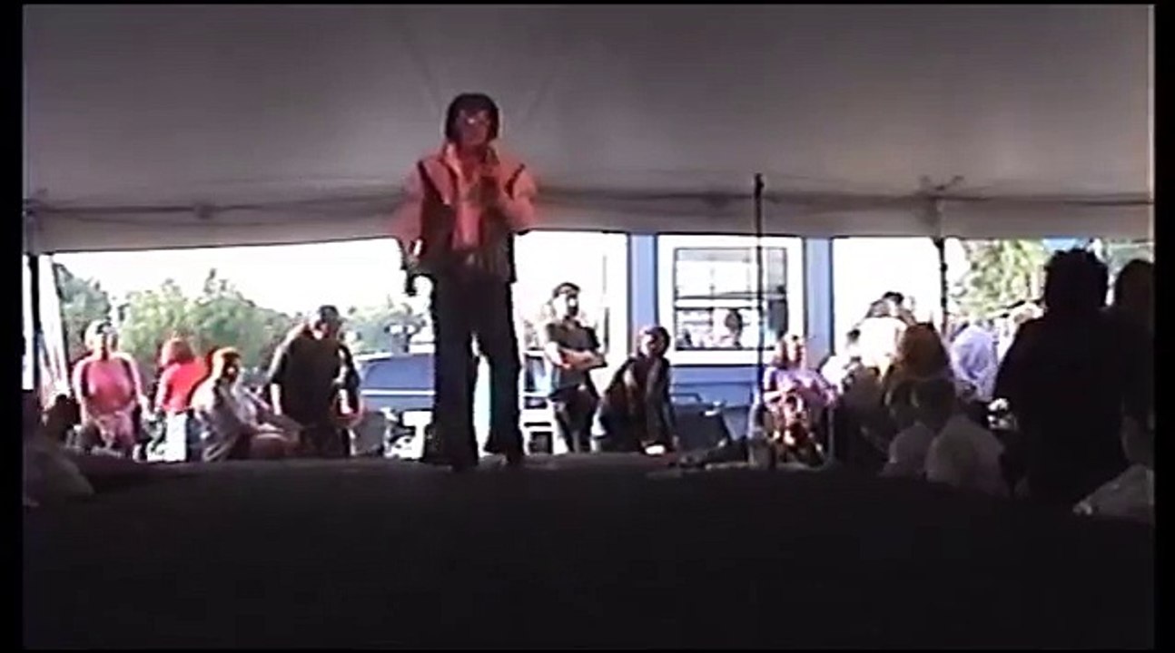 Steve Murphy sings Green Green Grass Of Home at Elvis week Elvis Presley song