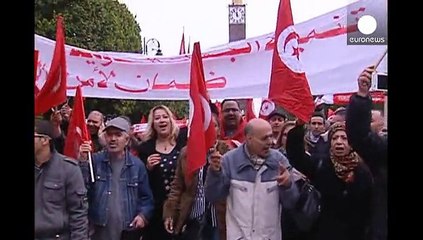 Tunus'ta terör karşıtı yürüyüş