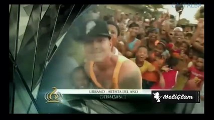 Danna Garcia presento el Artista Urbano