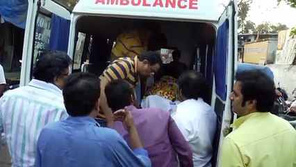 Madhur Bhandarkar's mother last rites