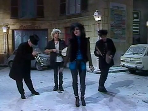 SIOUXSIE & THE BANSHEES – "IL EST NÉ, LE DIVIN ENFANT" Lip sync, ultra rare ('Les Enfants du Rock - L' Embûche de Noël 82', Antenne 2, French TV, 23 Décembre 1982)
