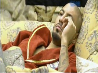 Fernando pensativo no quarto do líder - 21.02.2015