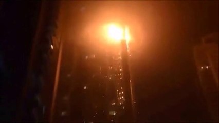Dubai - scoppia un incendio al grattacielo Torch, migliaia di evacuati