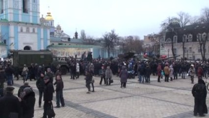 Çatışmalarda Ele Geçirilen Askeri Araçlar Sergileniyor