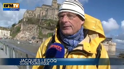Les touristes impressionnés par les grandes marées au Mont Saint-Michel