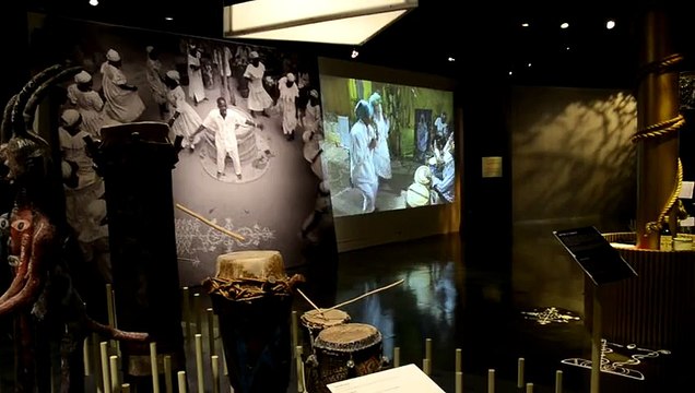 _DSC3582 Ottawa musée des Civilisations , exposition vaudou pour adultes (os humains)