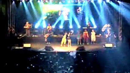 SIMINY & JOÃOZIM PÉ DE FEIJÃO _ SE ENAMORA  VIDEO CLIPE AO VIVO