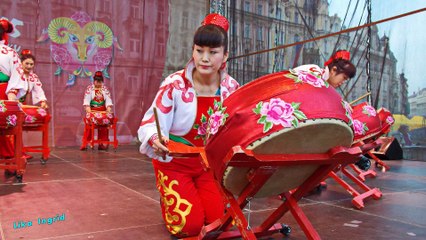 Chinese Grandmas Drummers. Китайские Бабушки Барабанщики
