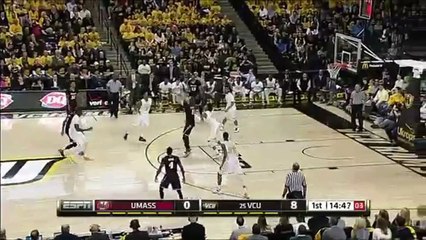 Les fans de VCU piègent les joueurs adverses, les commentateurs et même les arbitres...