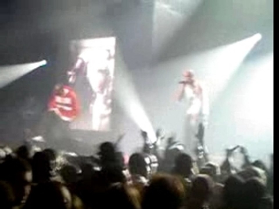 Booba la fouine"reste en chien"au zenith