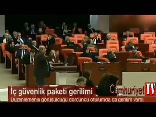 Hasip Kaplan'dan AKP'li vekillere Kim Kardashian benzetmesi