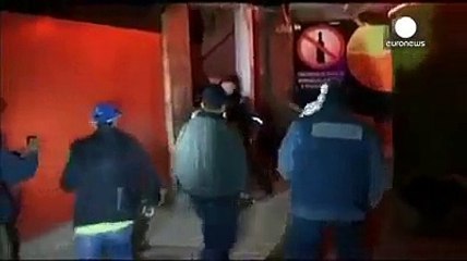 Police ne Girls ki Night Club me Hip par Khob Thukai ki 2015