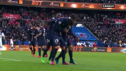 Thiago Silva met une gifle à A.Rabiot après son but face à Toulouse (PSG vs. Toulouse)