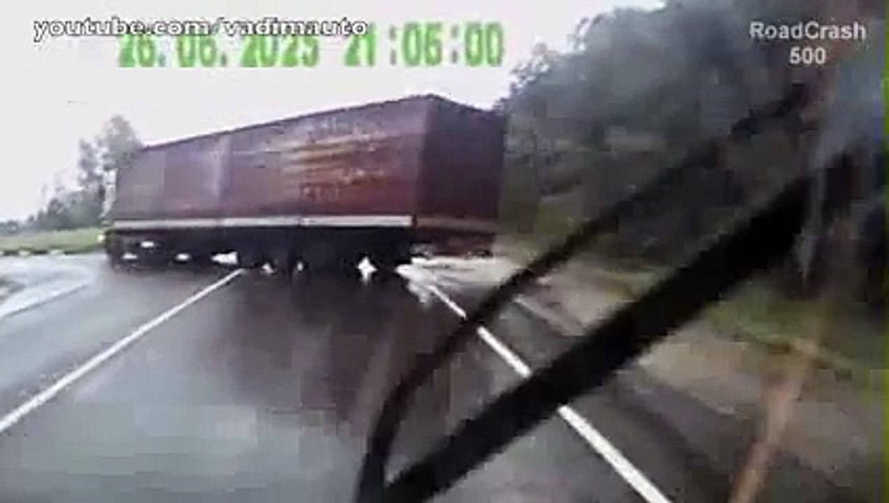 Maniobras de camiones increíbles!  ¿ Conductores expertos al 100% ?