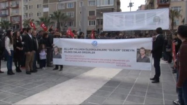 Ege Üniversitesindeki Kavgada Hayatını Kaybeden Çakıroğlu İçin Yürüdüler