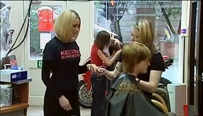 Hidden camera - Barber's Finger