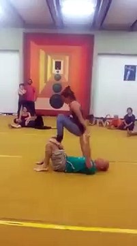 Nevjerovatno sinhronizovan ples