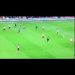 WOW! Coutinho just scored this thunderbastard!