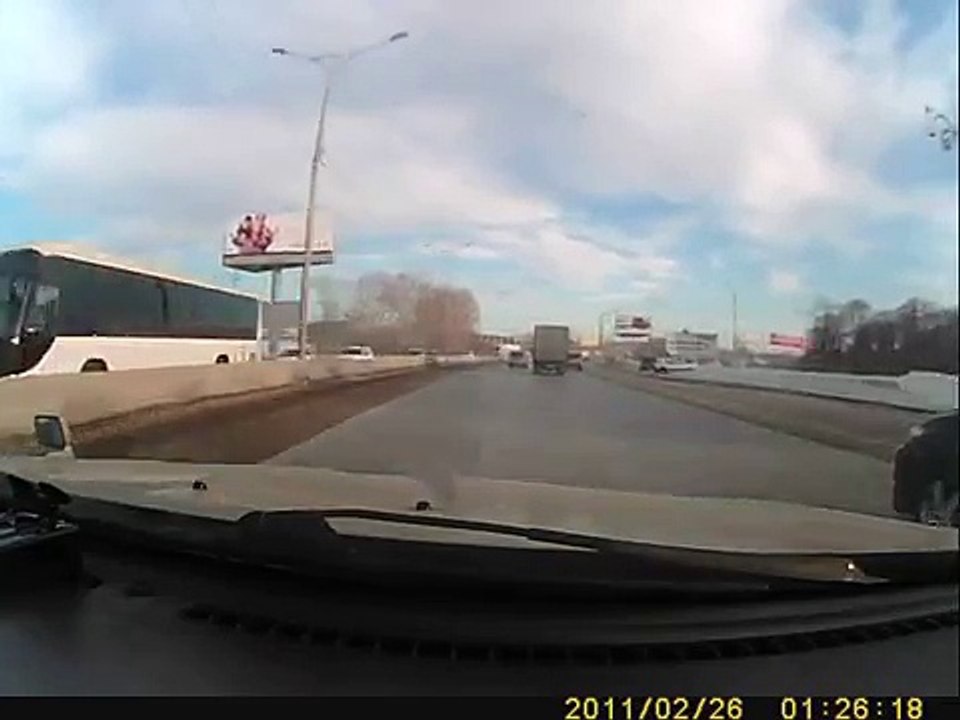 Справа налево - ДТП в Новосибирске 21.02.2015