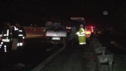 Pikap Tıra Çarptı: 5 Ölü