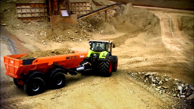 CLAAS AXION 900 and ARION 640