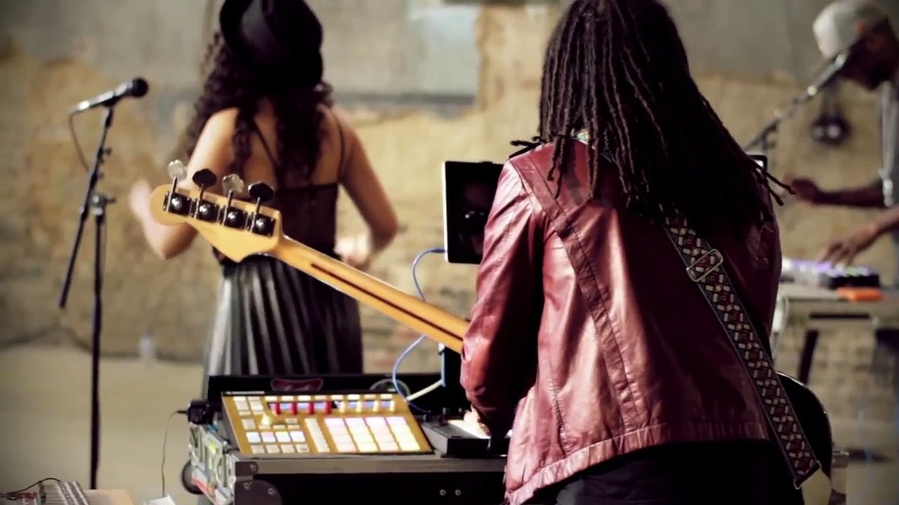 Mapei 'Change' | Transmitter Live