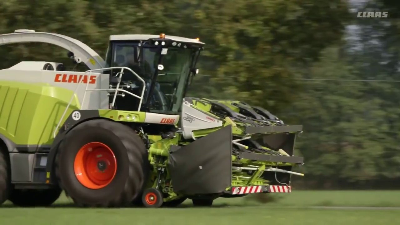 CLAAS - JAGUAR and ORBIS with integrated transport system